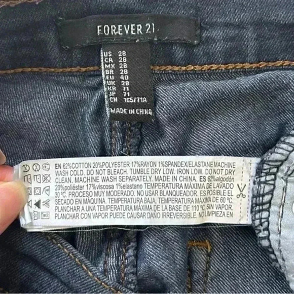 Forever 21 Jeans  Slim Fit Cropped Ankle Length Mid Rise Dark Blue Denim Size 28 - Picture 10 of 13